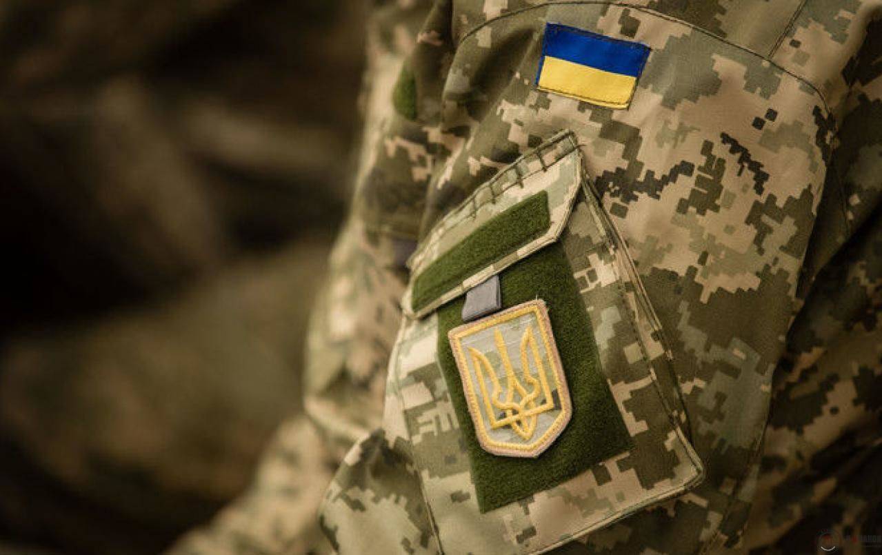 В Україні цивільним особам заборонили носити військову форму: переповідаємо усі подробиці
