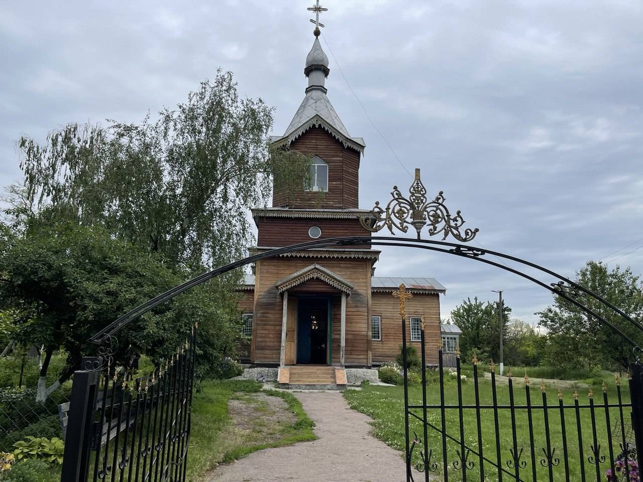 Церква ПЦУ у селі Гайшин