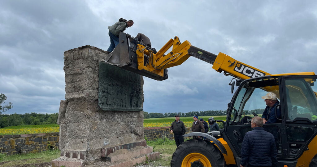 Переяславщина позбавляється від нав’язаної історії – демонтували ще один пам’ятник