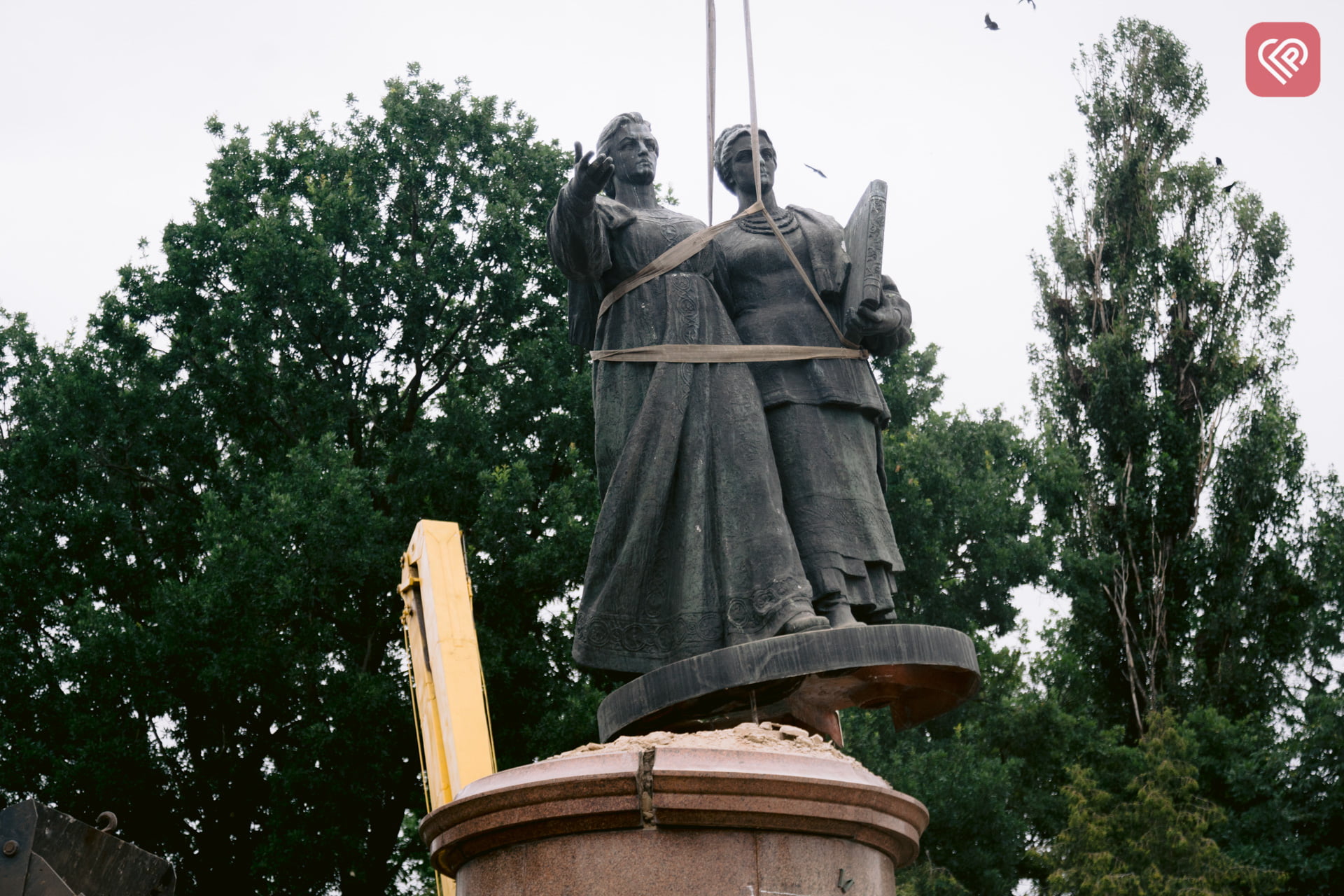 у Переяславі демонтували пам’ятник «возз’єднання» України з росією