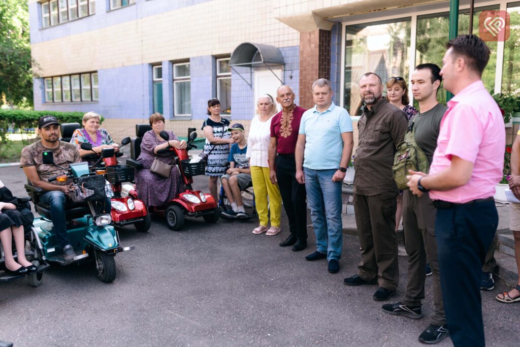 Центр надання соціальних послуг та соціальної інтеграції Переяславської громади отримав спеціальний автобус для осіб з інвалідністю