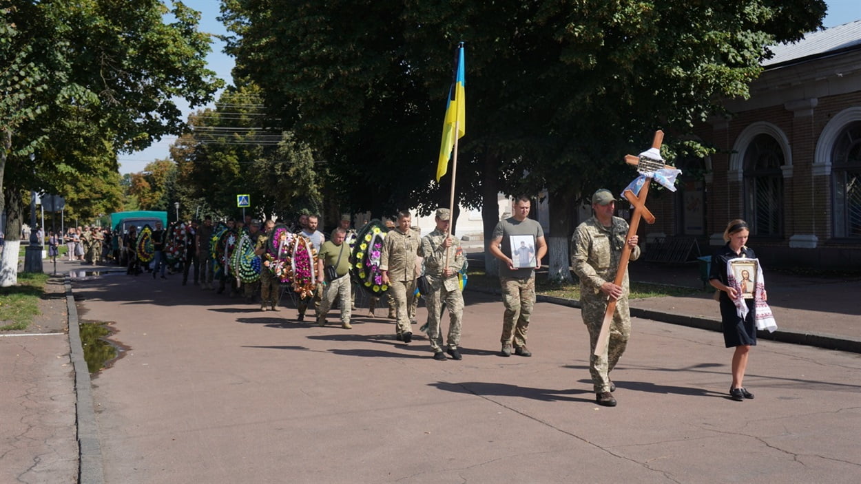 Переяслав провів у останній земний шлях захисника Максима Гаєвського: він знайшов вічний спочинок на Заальтицькому кладовищі