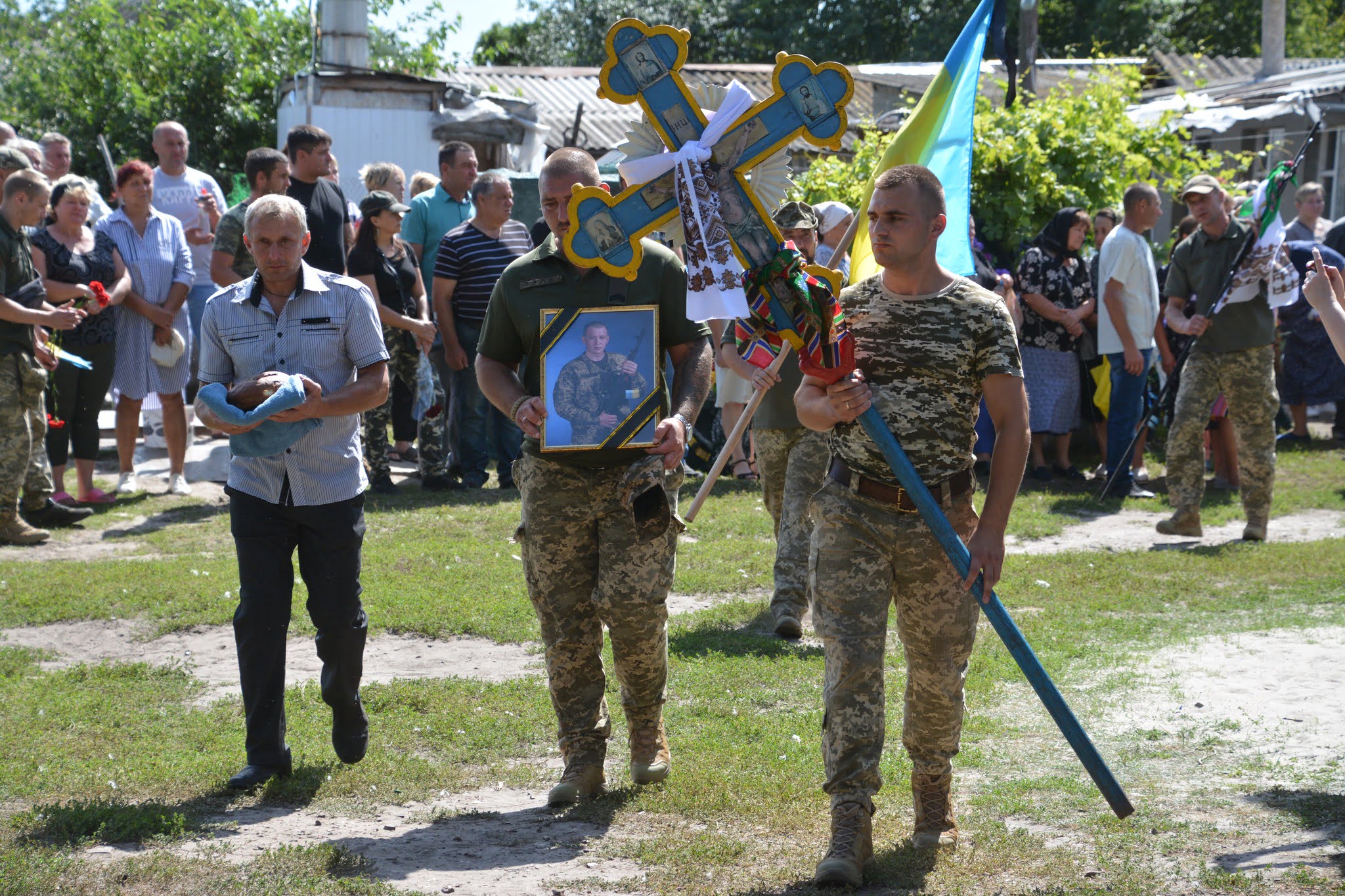 Студениківська громада попрощалась з полеглим захисником