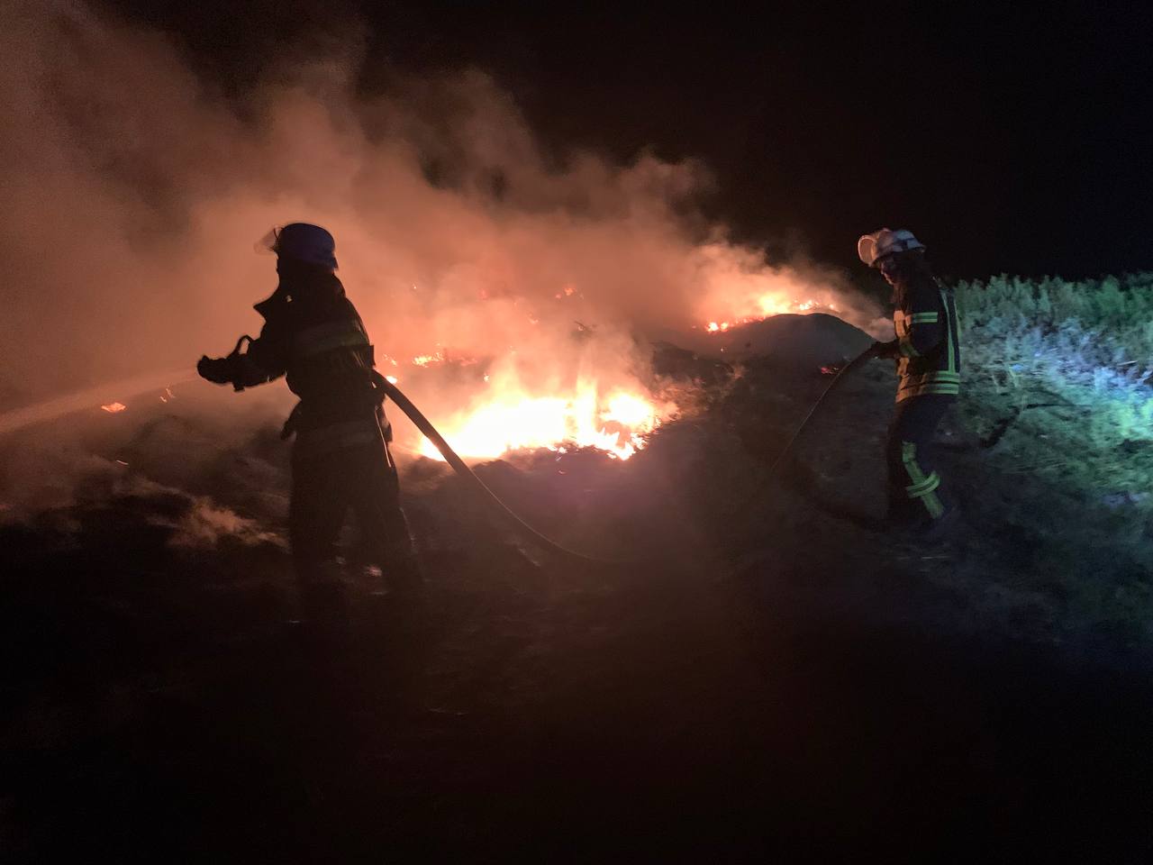 Пожежа на несанкціонованому сміттєзвалищі у селі Виповзки