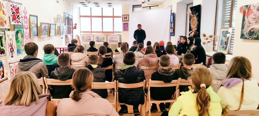 У Переяславі провели акцію для учнів 5-6 класів «Безпека на дорозі та у громадських місцях»
