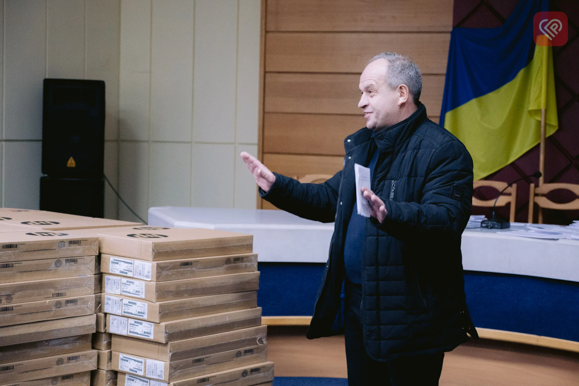 Педагоги Переяславської громади отримали 135 ноутбуків для проведення дистанційних навчань