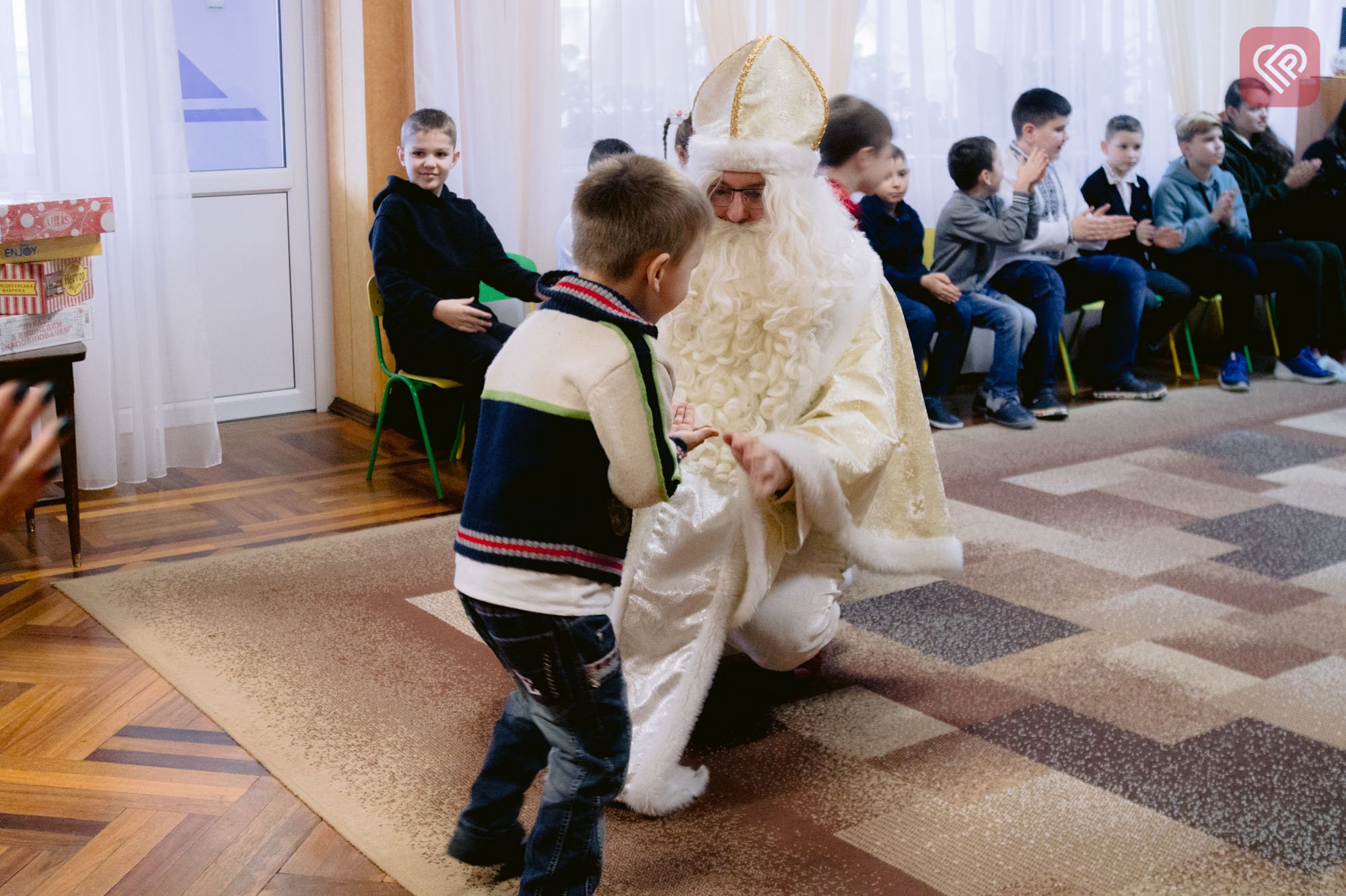 Для дітей з особливими потребами влатували свято до Дня Святого Миколая - фоторепортаж