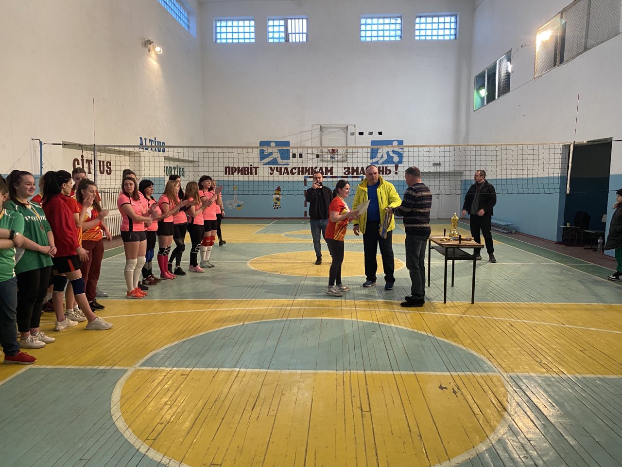 Напередодні 8 березня у Переяславському ЦПТО змагались жіночі команди з волейболу: хто виборов перехідний кубок
