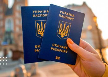 Паспорт лише після іспитів на знання мови та історії: Зеленський підписав закон про нові правила набуття українського громадянства