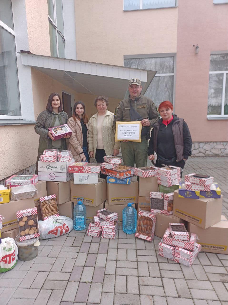 Гуманітарна допомога та паски для захисників: які добрі справи робили Переяславці напередодні Великодня