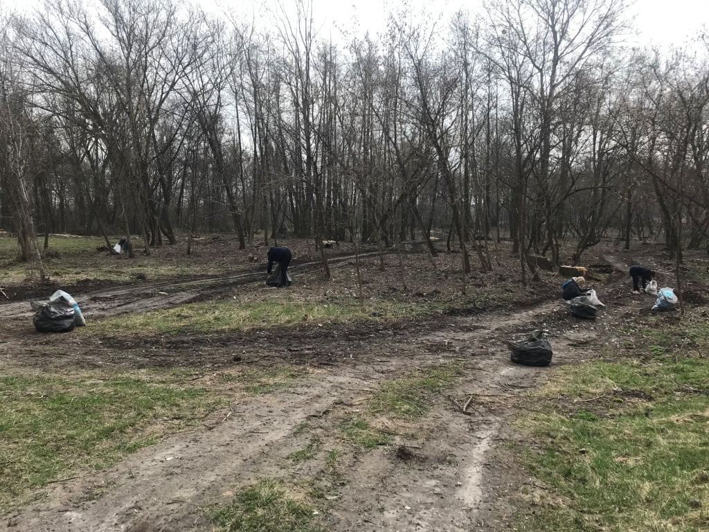 прибирання сміття біля Трубежа