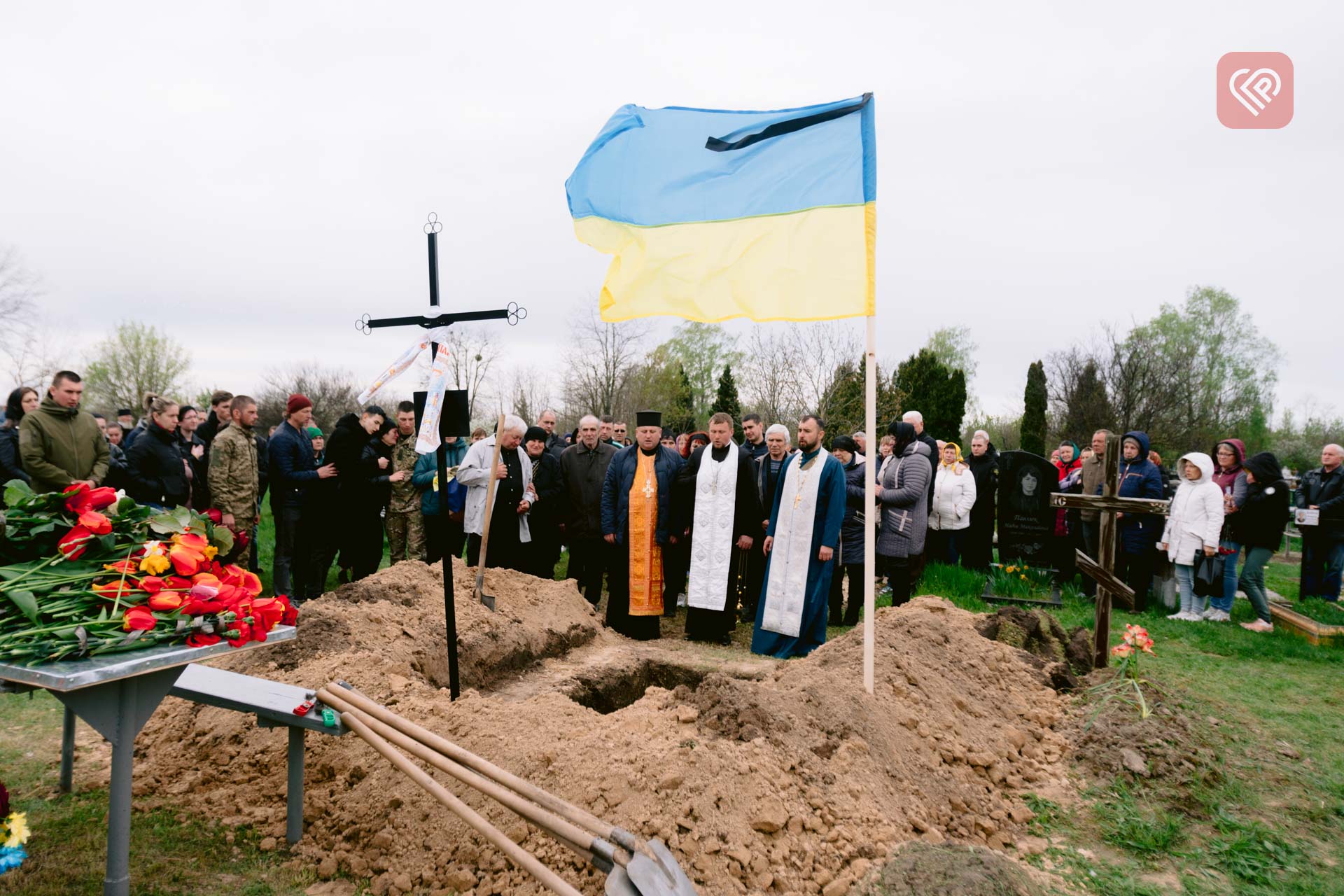 У Переяславі та Єрківцях люди провели в останній шлях воїна Віталія Михальчишина: він помер унаслідок травм отриманих при виконанні бойового завдання