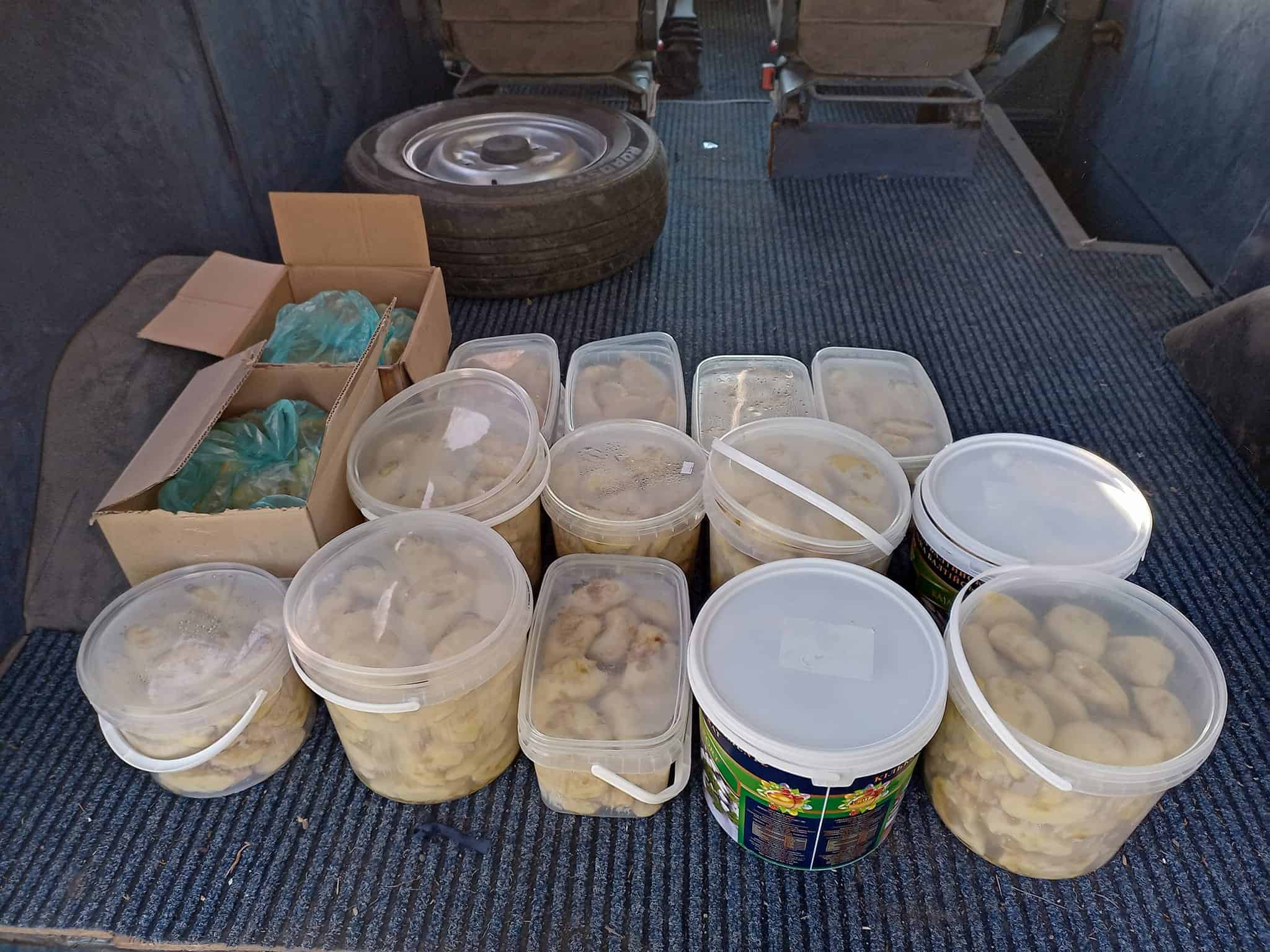 Волонтери з організації «4.5.0. Переяслав» відвідали передові позиції земляків на Бахмутському напрямку: передали плитоноски, шоломи, продукти харчування та інше