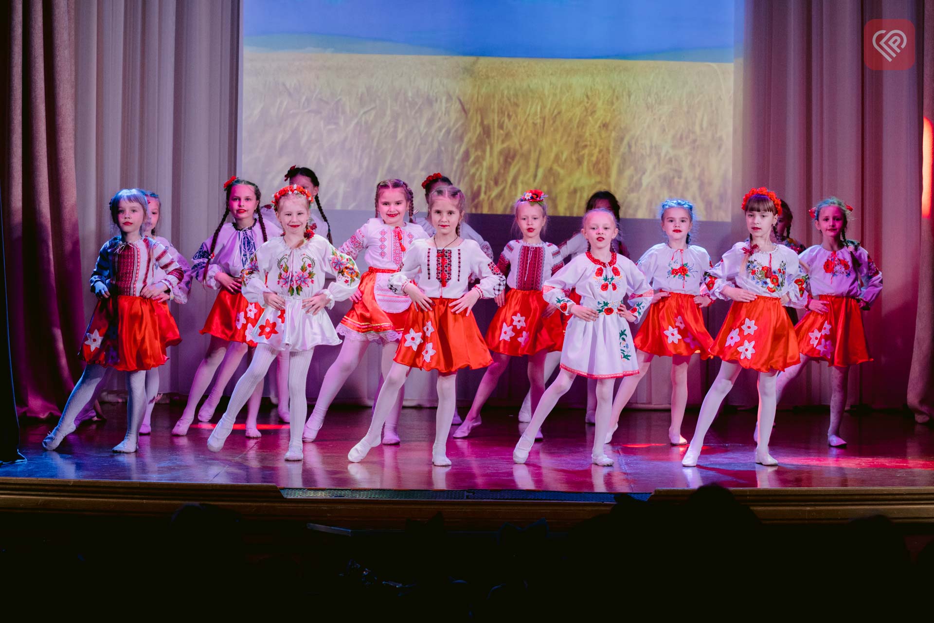 У Переяславі відбувся танцювальний бум: фоторепортаж з благодійної концертної програми кращих дітей-танцюристів громади