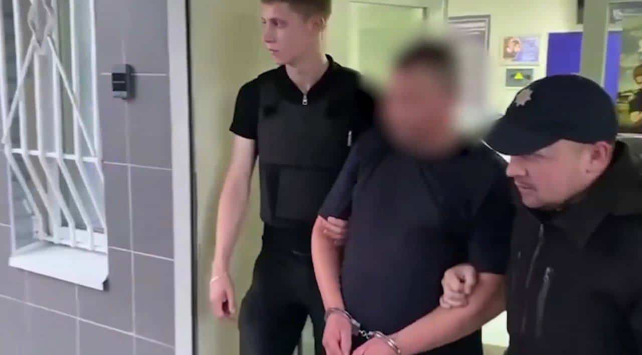 На Київщині чоловік зґвалтував 15-річного юнака: винуватця затримали й повідомили про підозру