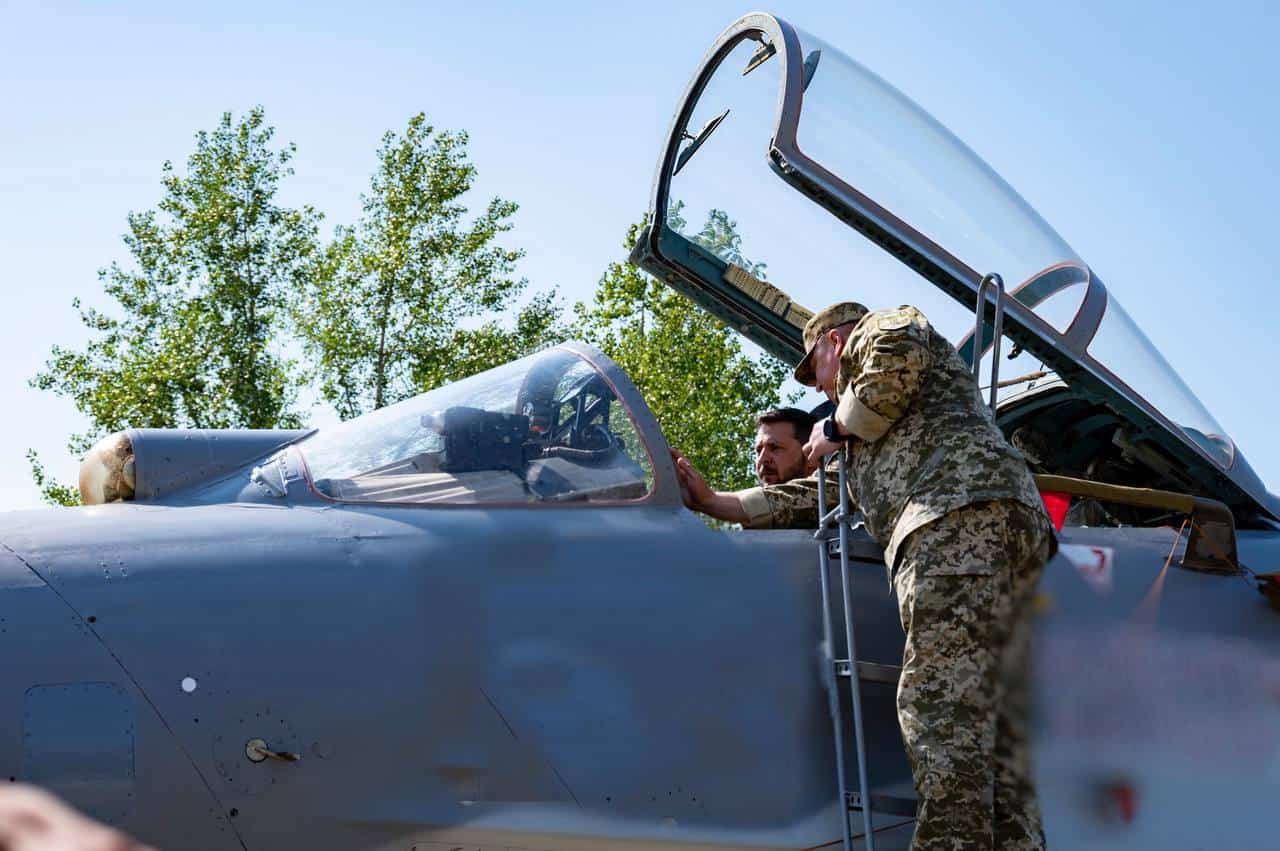 «Україна може битися й жити, бо є воїни, які очищують наше небо від російського зла», – Зеленський з нагоди Дня Повітряних сил ЗСУ