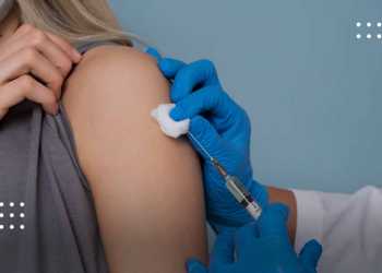 Що буде із вакцинацією проти COVID-19 та кому слід робити додатковий бустер: в Україні затвердили оновлені рекомендації