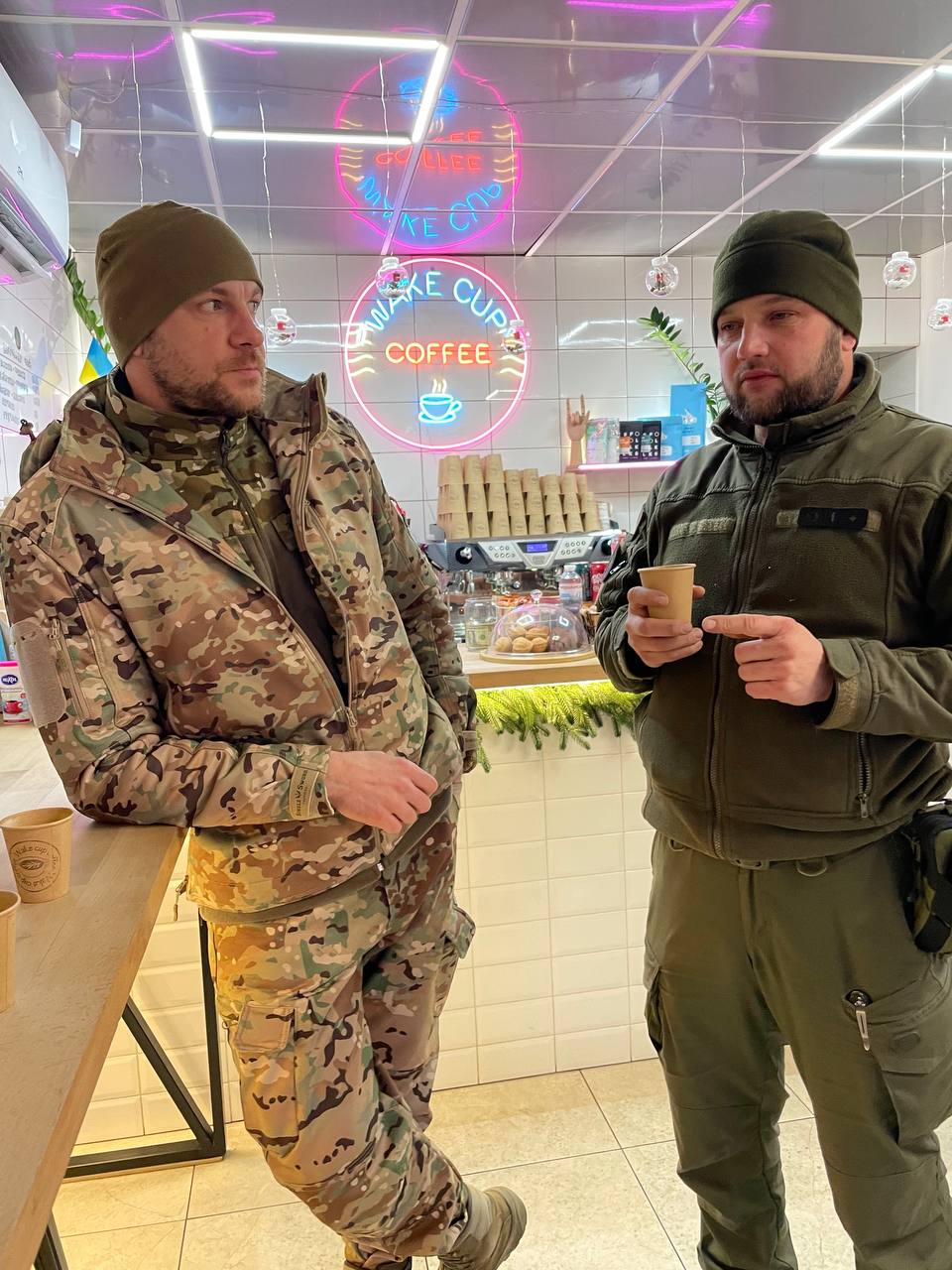 Переяславські волонтери поїхали на передову з відомим українським актором: «Показали, що допомогу передаємо безпосередньо хлопцям»