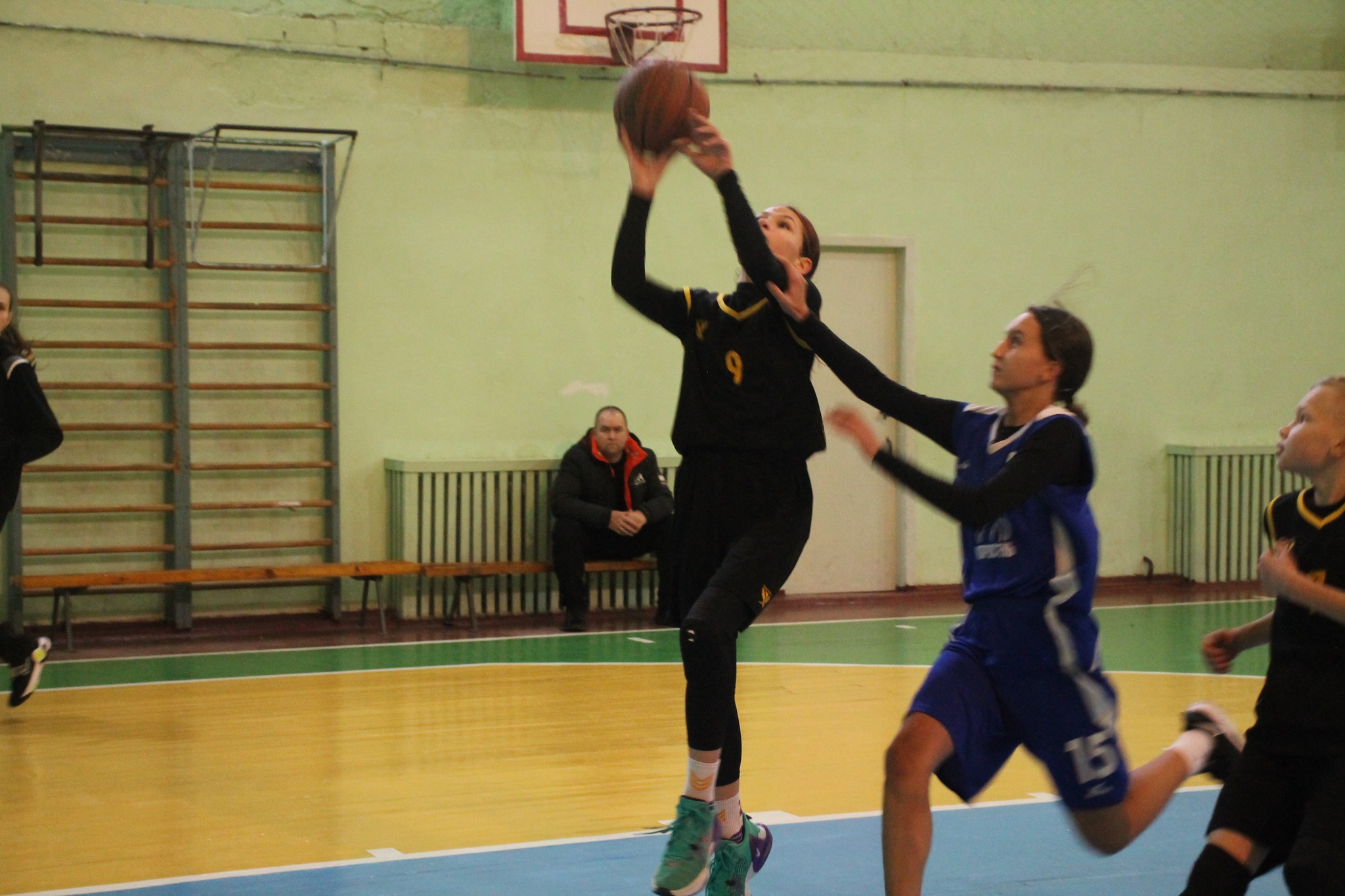 Переяславські баскетболісти чотири рази перемогли своїх суперників із Коростеня, Черкас та Фастова та двічі поступились