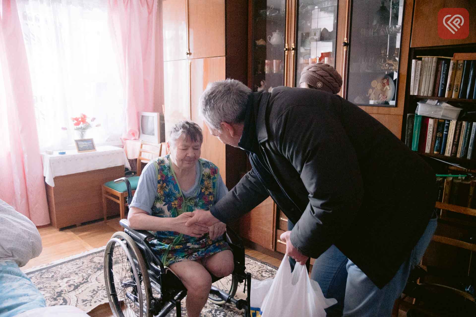 Волонтер із Парижа закупив продукти на майже 2 тисячі євро для підопічних переяславського Центру надання соціальних послуг