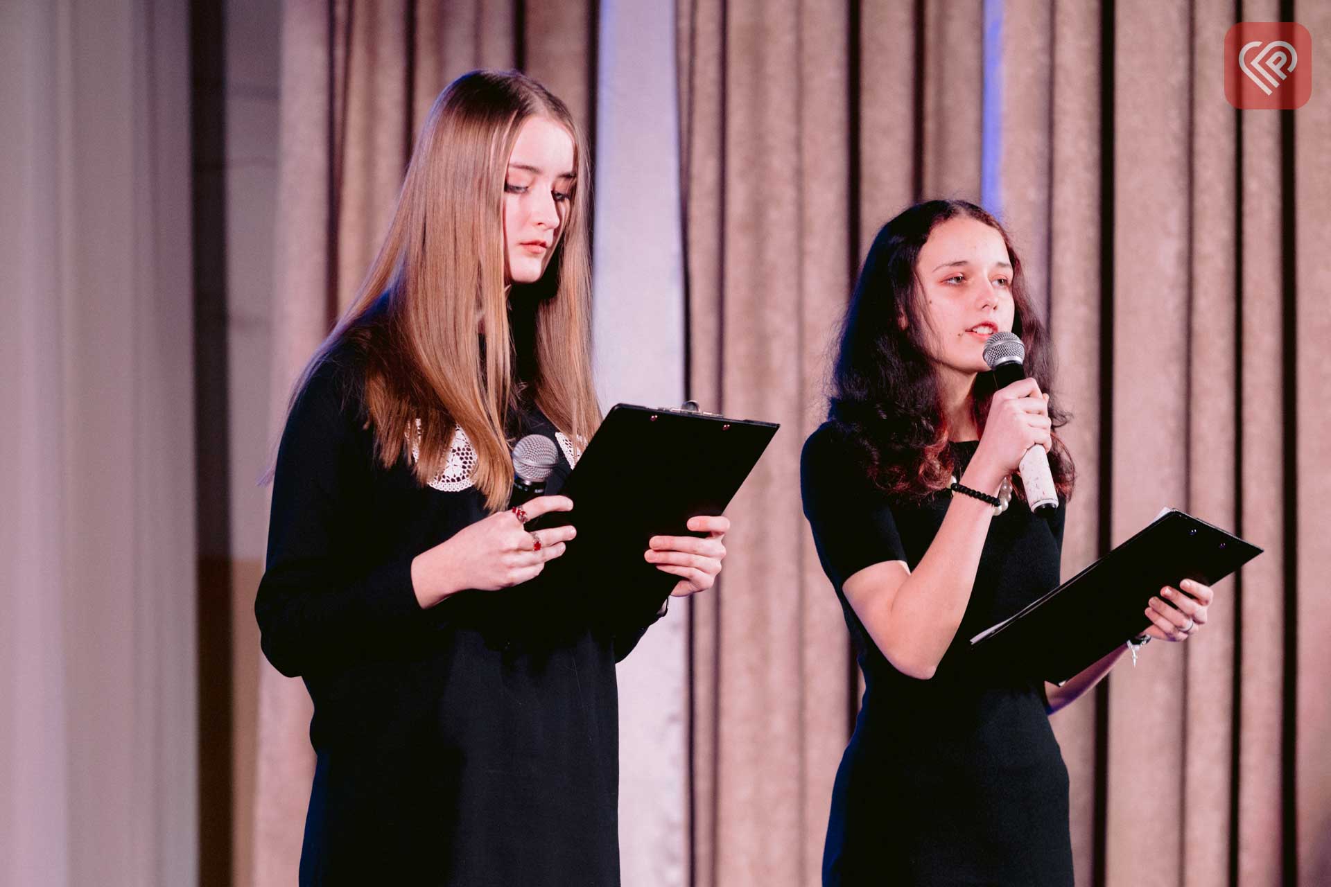 У Переяславі вшанували пам'ять Героїв Крут: молодь підготувала тематичні виступи, а школярам показали відеофрагменти з фільму