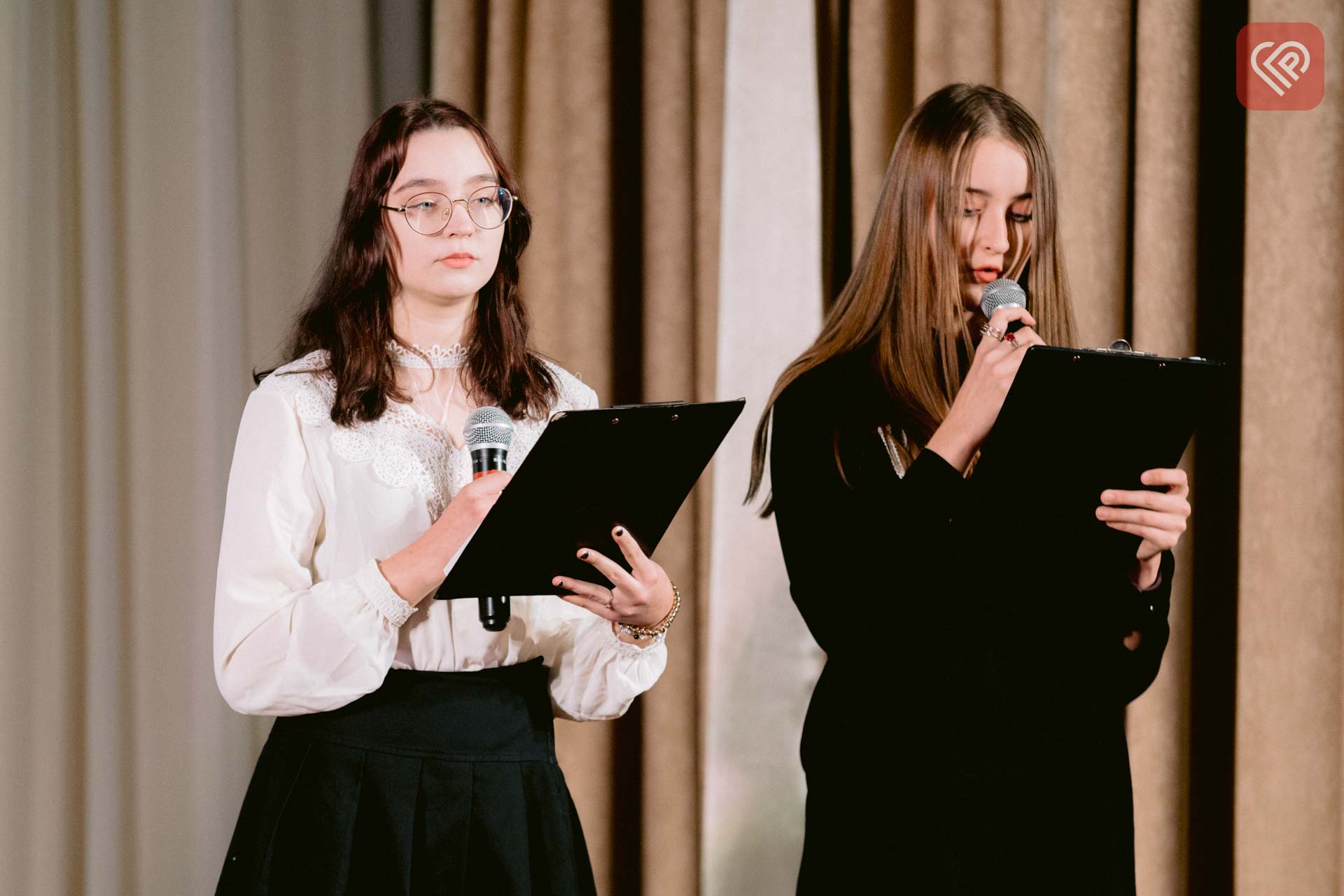 У Переяславі вшанували пам'ять Героїв Крут: молодь підготувала тематичні виступи, а школярам показали відеофрагменти з фільму