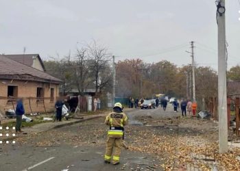 Внаслідок ворожої атаки дронами у Київській області пошкоджені 10 приватних будинків